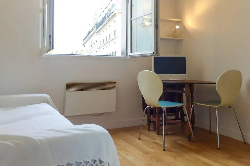Chatelet Hyper Central Studio With Mezzanine Apartment Paris